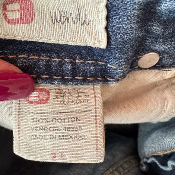 BKE Blue Ankle Cropped Capris Distressed Casual - Picture 6 of 7